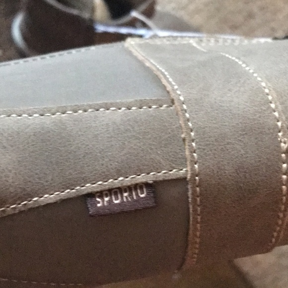 Bnwt snow boot size 8 - Picture 6 of 9